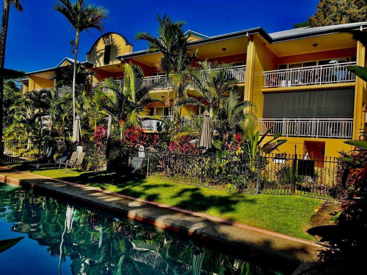 The York Beachfront Holiday Apartments Yorkeys Knob Exterior foto