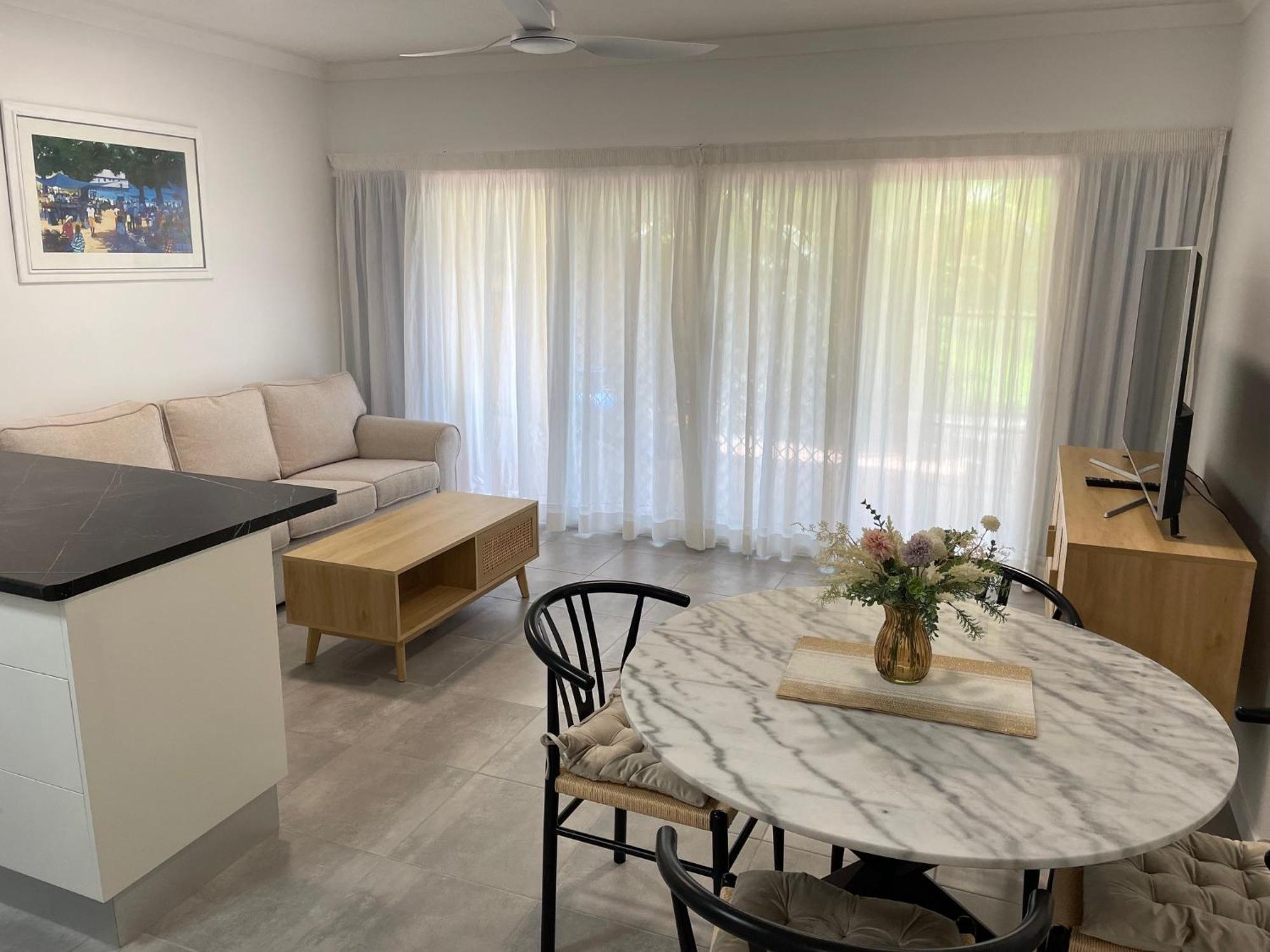 The York Beachfront Holiday Apartments Yorkeys Knob Exterior foto